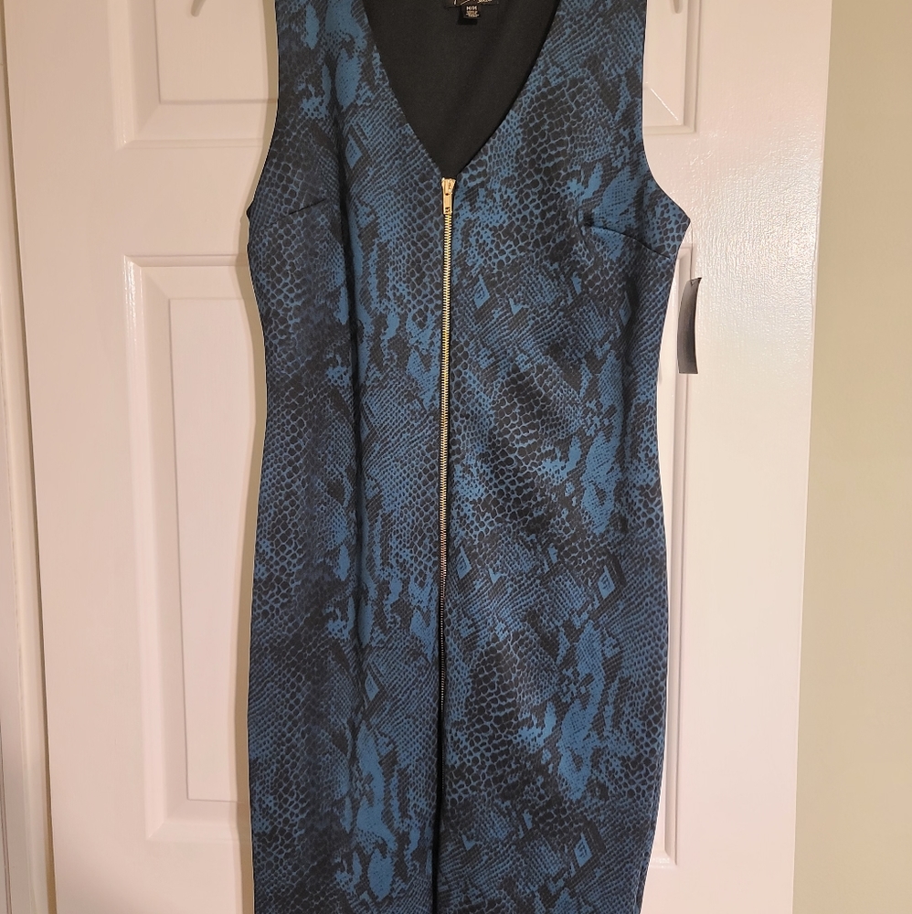 Dress - Picture 1 of 5
